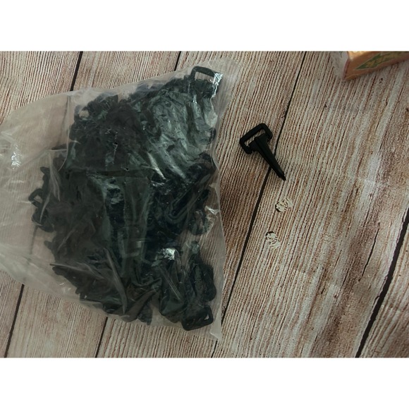 Clip hooks - Picture 1 of 4
